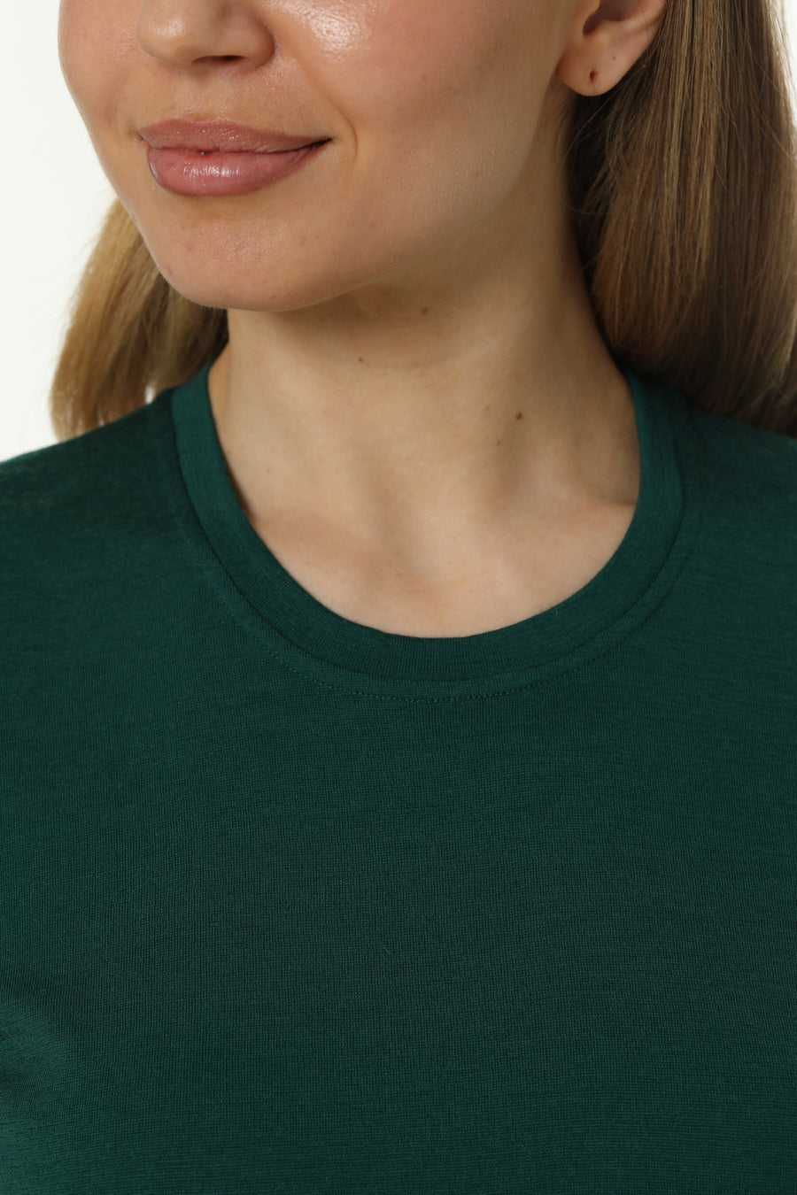 Women's Merino T-shirt 180 Forest Green Crewneck with socks — view 4